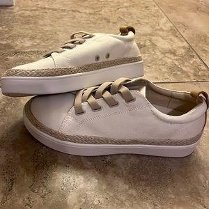 Taupe canvas Spenco sneaker, size 8.5
